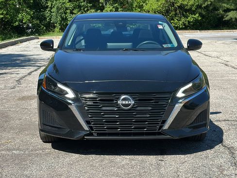 Certified 2024 Nissan Altima 2.5 SV w/ SV Premium Package AWD/4WD image 3