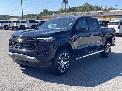 Used 2024 Chevrolet Colorado Z71 w/ Z71 Convenience Package 2 AWD/4WD image 9