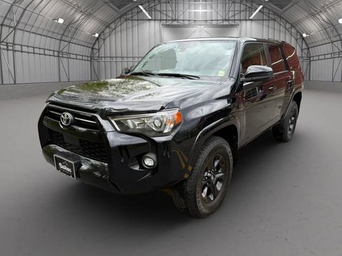 Used 2023 Toyota 4Runner SR5 AWD/4WD image 14