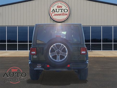 Used 2022 Jeep Wrangler Unlimited Sahara image 6