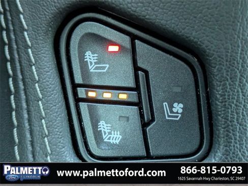 Used 2017 GMC Yukon SLT w/ Open Road Package image 27