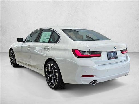 Used 2025 BMW 330i 330i w/ Convenience Package image 8