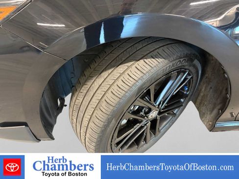 Used 2025 Toyota Camry SE w/ Convenience Package AWD/4WD image 8