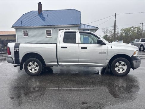 Used 2018 RAM 1500 ST w/ SXT Appearance Group AWD/4WD image 9