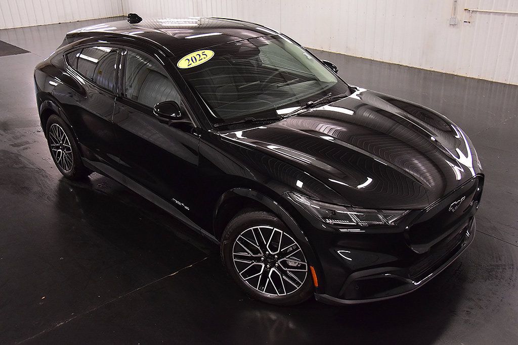 Used 2025 Ford Mustang Mach-E Premium AWD/4WD image 10