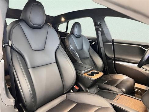 Used 2020 Tesla Model S Long Range Plus image 12