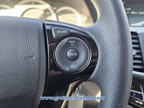 Used 2017 Honda Accord LX image 19