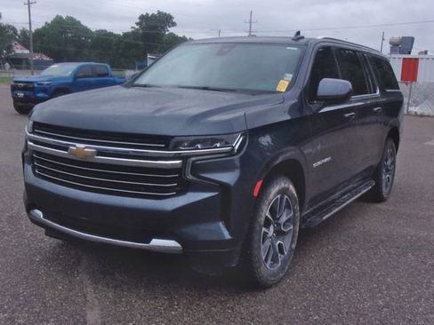 Used 2021 Chevrolet Suburban LT AWD/4WD image 3