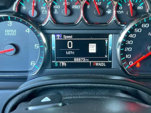 Used 2019 GMC Yukon XL SLT AWD/4WD image 30