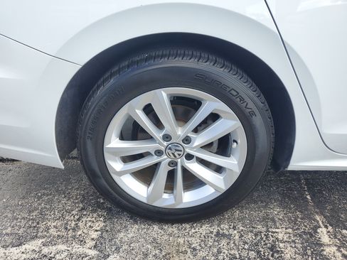 Used 2020 Volkswagen Passat 2.0T SE image 36