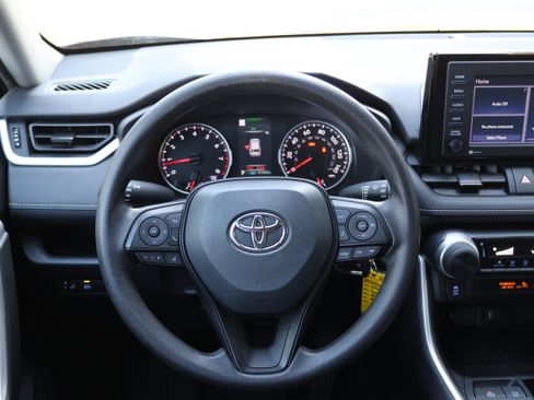 Used 2022 Toyota RAV4 LE AWD/4WD image 23
