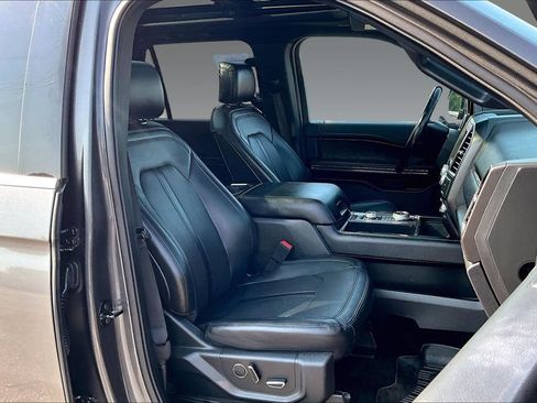 Used 2018 Ford Expedition Max Limited w/ Equipment Group 302A AWD/4WD image 4