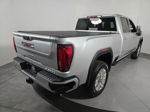 Used 2022 GMC Sierra 2500 Denali AWD/4WD image 2