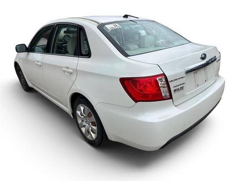 Used 2010 Subaru Impreza 2.5i image 3