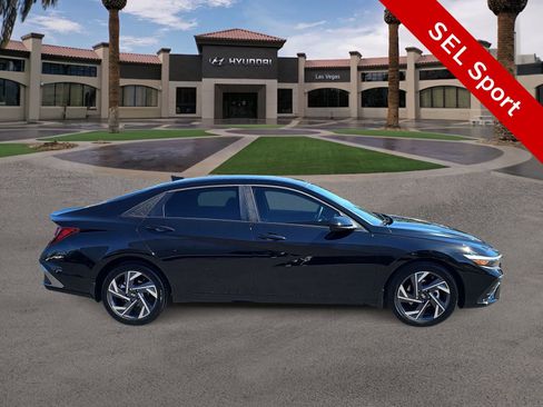Used 2025 Hyundai Elantra Sport FWD image 9