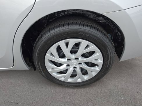 Used 2018 Toyota Corolla LE FWD image 22