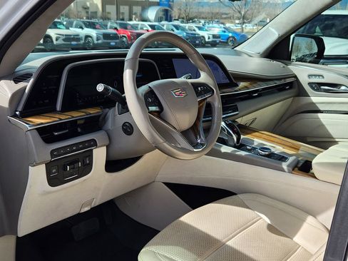 Used 2021 Cadillac Escalade Sport Platinum AWD/4WD image 7