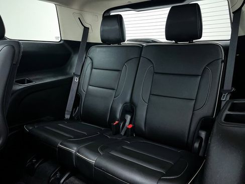 Used 2022 GMC Acadia Denali w/ Denali Ultimate Package image 39