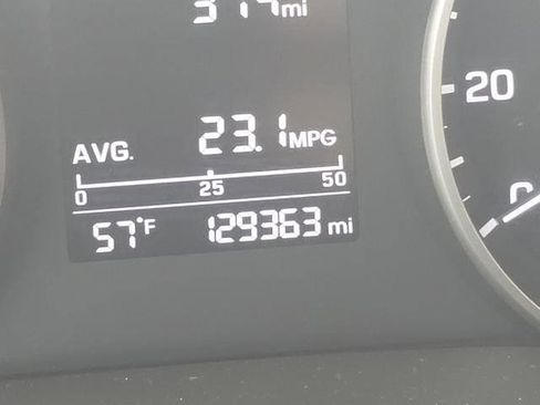 Used 2017 Hyundai Elantra SE image 26