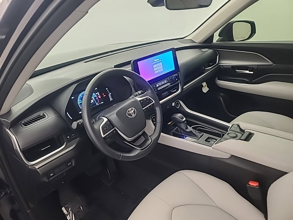 Used 2026 Toyota Grand Highlander AWD image 27