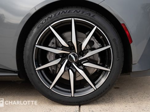 Used 2020 Aston Martin V8 Vantage Coupe image 11