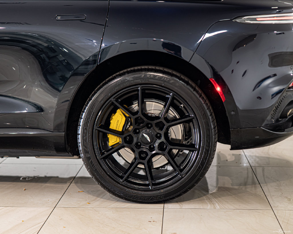 Used 2022 Aston Martin DBX AWD/4WD image 7