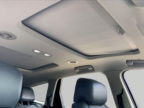 Used 2018 Buick Enclave Premium w/ Experience Buick Package FWD image 14