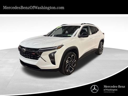 Used 2024 Chevrolet Trax RS w/ Driver Confidence Package image 1