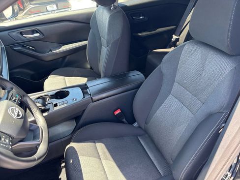 Used 2025 Nissan Rogue SV FWD image 38