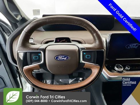 Used 2025 Ford Expedition Max King Ranch image 8