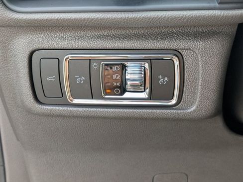 Used 2023 Lincoln Corsair FWD w/ Equipment Group 101A image 32