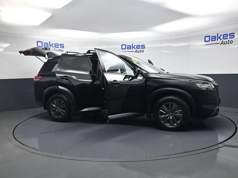 Used 2022 Nissan Pathfinder SV w/ SV Black Package FWD image 55