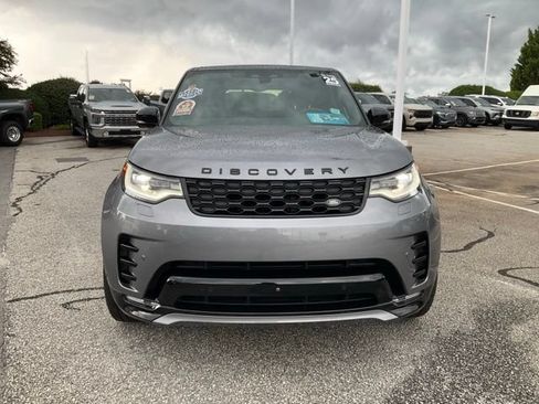Used 2025 Land Rover Discovery Dynamic SE AWD/4WD image 2