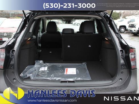New 2026 Nissan Kicks SR w/ SR Premium Package AWD/4WD image 10