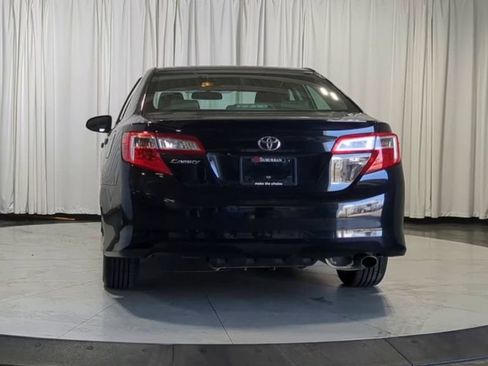 Used 2014 Toyota Camry SE FWD image 9