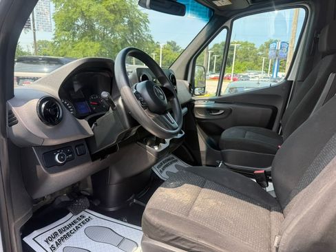 Used 2021 Mercedes-Benz Sprinter 2500 w/ Driver Convenience Package image 20