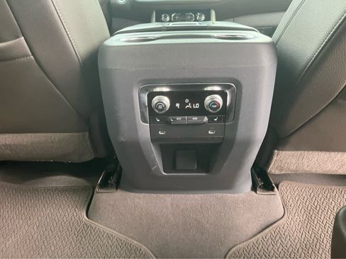Used 2021 GMC Yukon Denali w/ Denali Premium Package AWD/4WD image 26