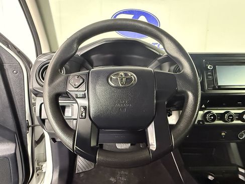 Used 2016 Toyota Tacoma SR image 21