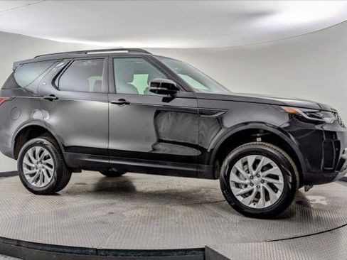 Used 2023 Land Rover Discovery S image 11