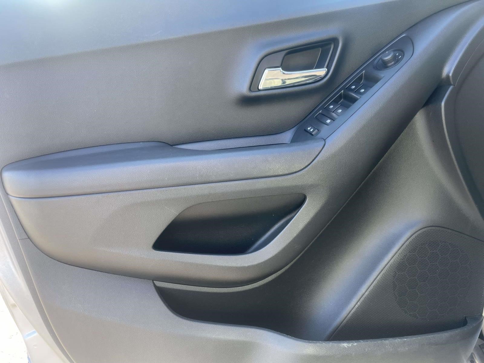 Used 2020 Chevrolet Trax LS w/ Tint and Cruise Package FWD image 15