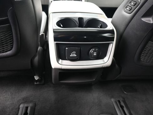 Used 2024 Kia Carnival SX Prestige image 42