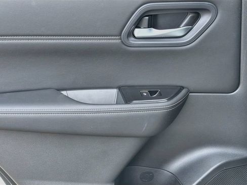 Used 2023 Nissan Rogue SL w/ SL Premium Package FWD image 24