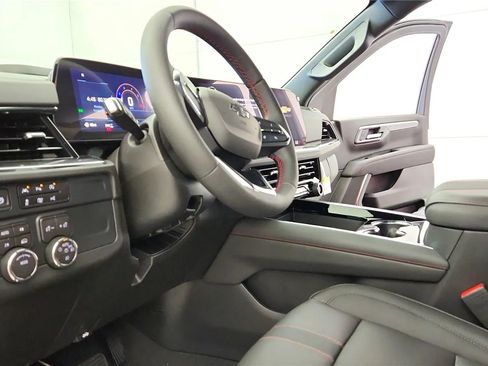 New 2026 Chevrolet Suburban RST w/ Comfort Package AWD/4WD image 22