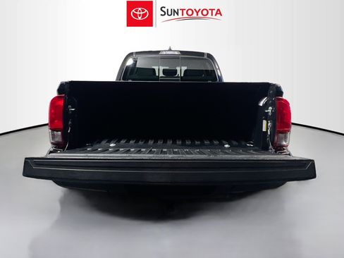 Used 2022 Toyota Tacoma SR5 image 33