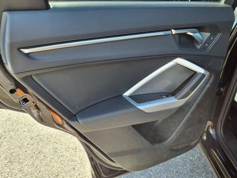 Used 2025 Audi Q3 2.0T Premium image 12