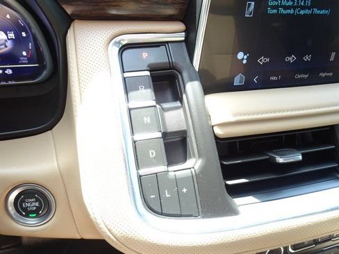Used 2024 Chevrolet Suburban Premier w/ Advanced Technology Package AWD/4WD image 21