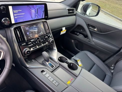 New 2026 Lexus LX 700h Overtrail w/ Accessory Package (Z1) image 32