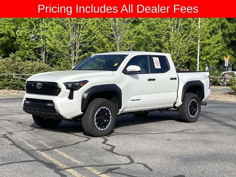 Used 2024 Toyota Tacoma TRD Off-Road AWD/4WD image 1
