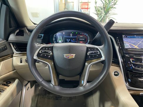 Used 2020 Cadillac Escalade Luxury w/ LPO, Radiant Package AWD/4WD image 9
