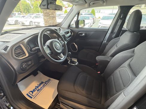 Used 2019 Jeep Renegade Latitude FWD image 20